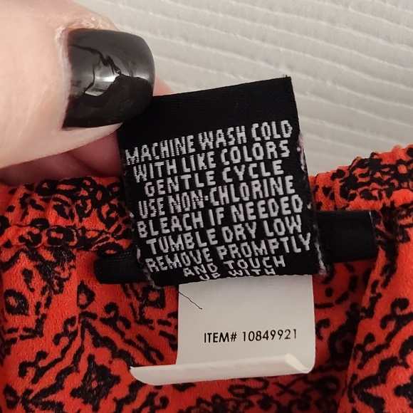 Torrid Red Patterned Ruffle Cami Size 1 - Picture 7 of 9